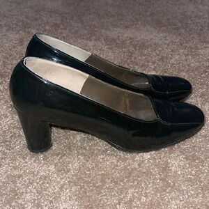 Roger Vivier Vintage 1970’s Black Patent Leather Heels - size 6